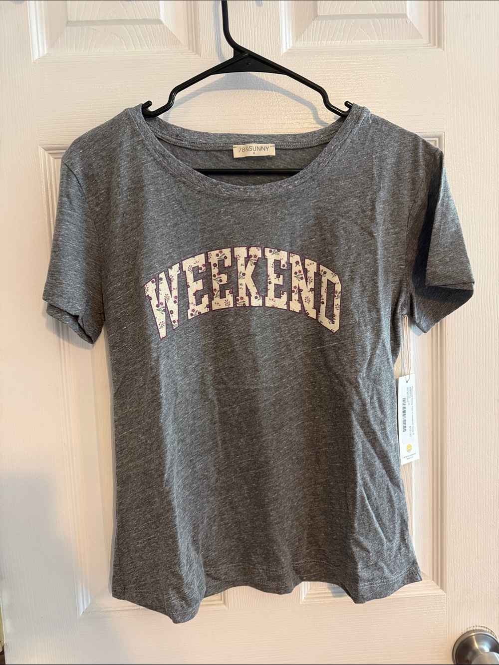 Weekend Graphic Short Sleeve Tee in Gray by 7/8 SUNNY